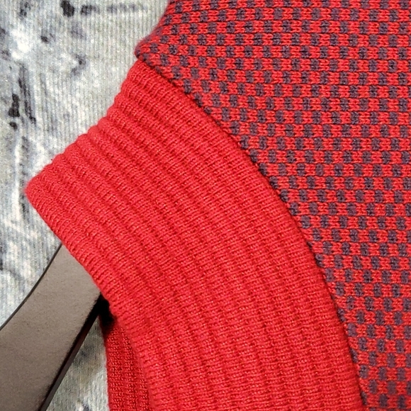 Skovhuus | Cozy Micro Check Indie Artsy Red Minimalist Pullover Sweater - Picture 3 of 10